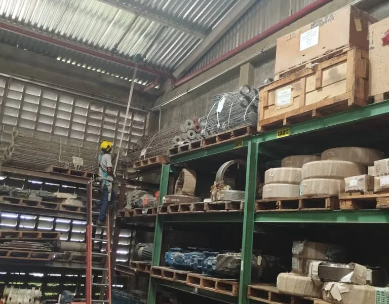 Equipo FORGEA 838 en obra — Gestión de residuos industriales, Barquisimeto