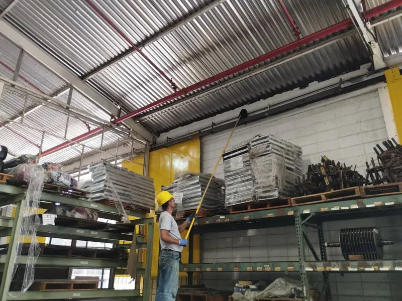 Barrido técnico y recolección de residuos sólidos industriales